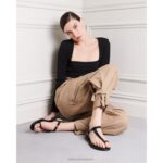 mujer Naturalizer cuero negro sandalia fifi RTZ4T356 - Imagen 8