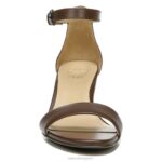 mujer Naturalizer cuero moca sandalia de vestir vera RTZ4T3 - Imagen 5